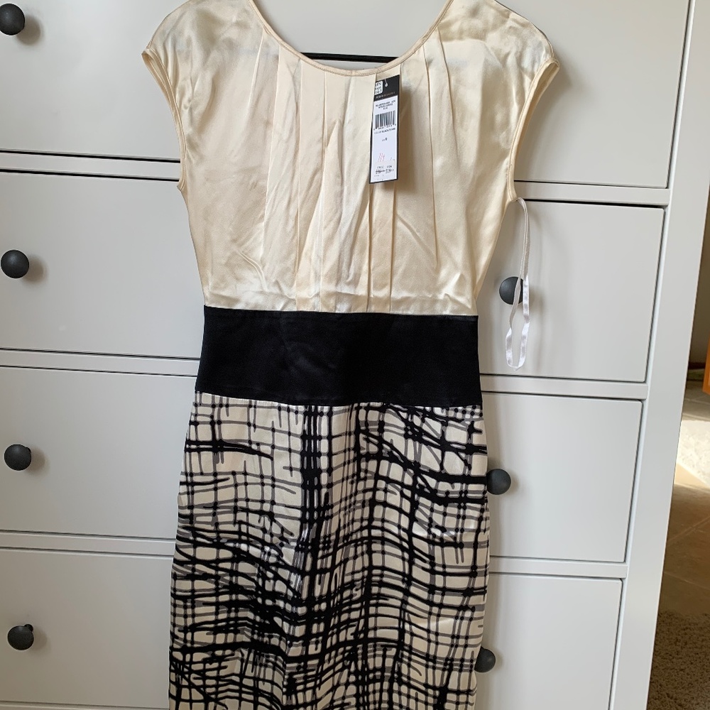 BCBGMaxAzria Cream Pleated Midi Dress with Flutter Cap Sleeves
